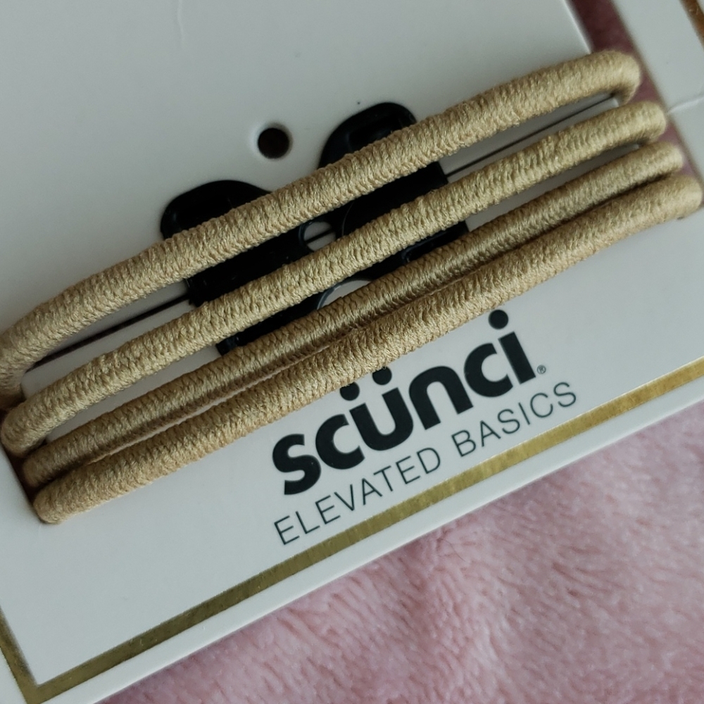 🪡 💙 Handmade Cotton Scrunchies! - Picture 7 of 7